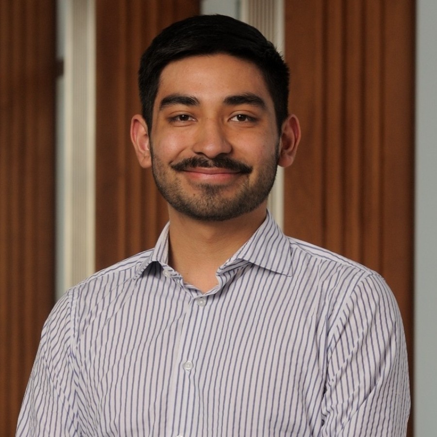 Headshot of Eduardo Hernandez Farias