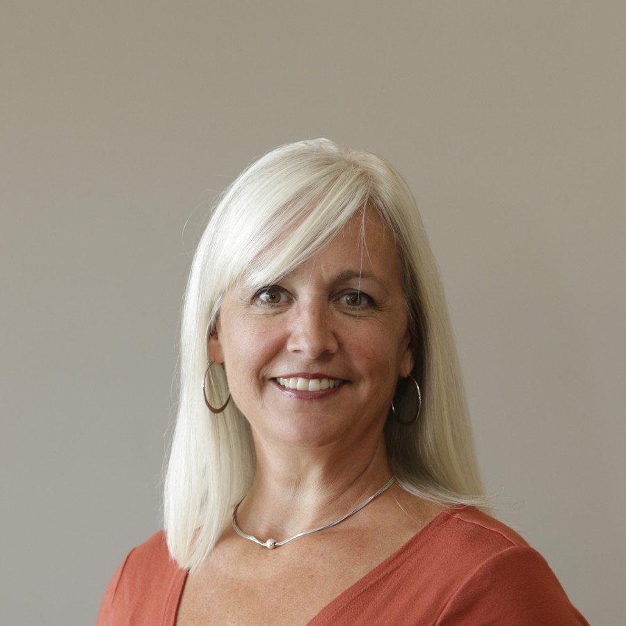 Janet Purvis head shot